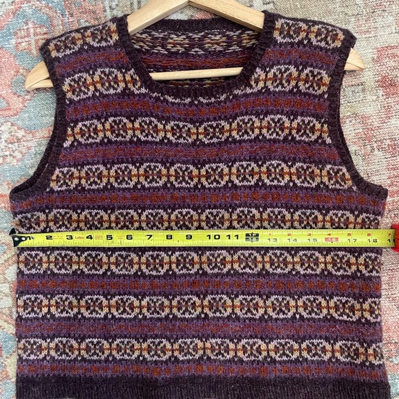 Handknit 100% Shetland Wool Fair Isle Vest - Picture 2 of 3